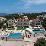 Thisefs Luxury Kefalonia Hotel apartamentowy *
