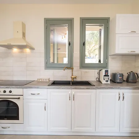 Thisefs Luxury Kefalonia شقة فندقية Antipata (Sami)