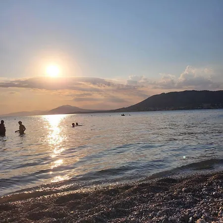 Thisefs Luxury Kefalonia 公寓式酒店