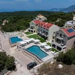 アパートホテル Thisefs Luxury Kefalonia *