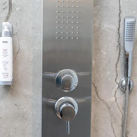 Thisefs Luxury Kefalonia 아파트호텔 *