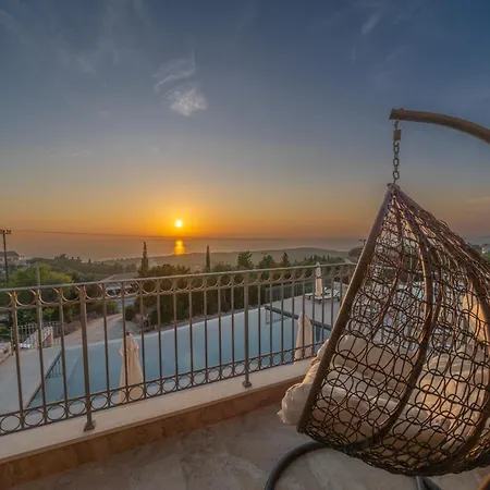Thisefs Luxury Kefalonia アパートホテル *